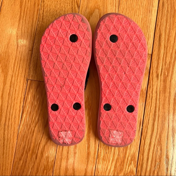 Roxy Flip Flops - Picture 2 of 3